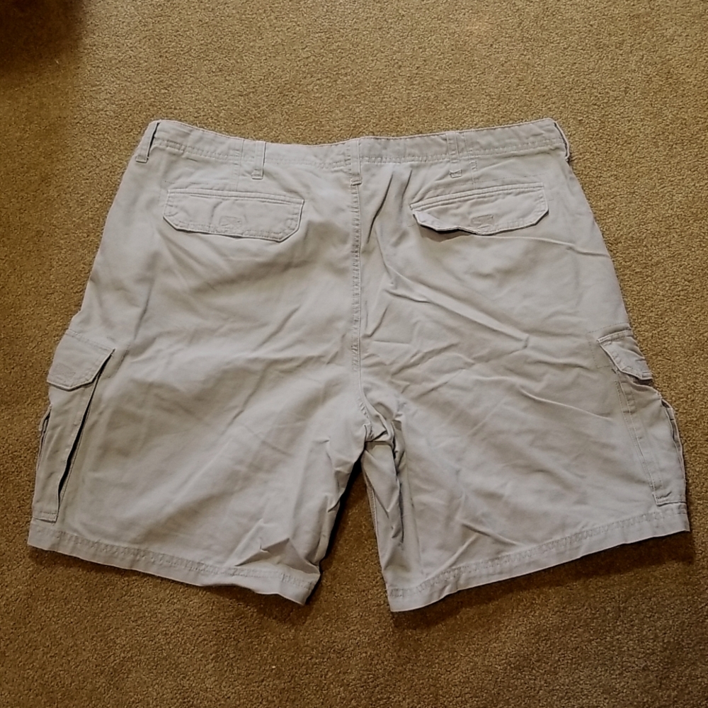 Cotton cargo shorts - Picture 2 of 5